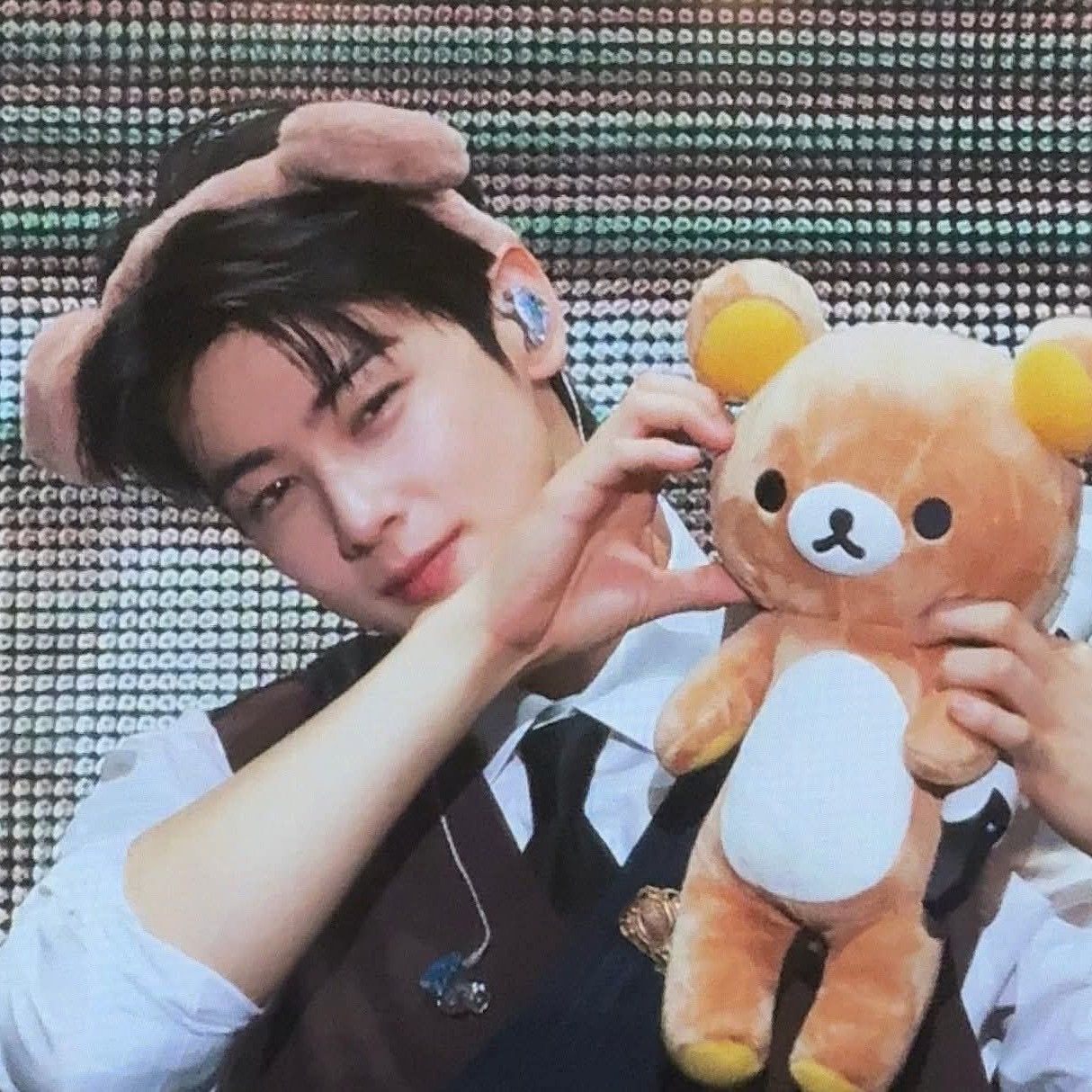 A moment captured by a fan of Cha Eunwoo