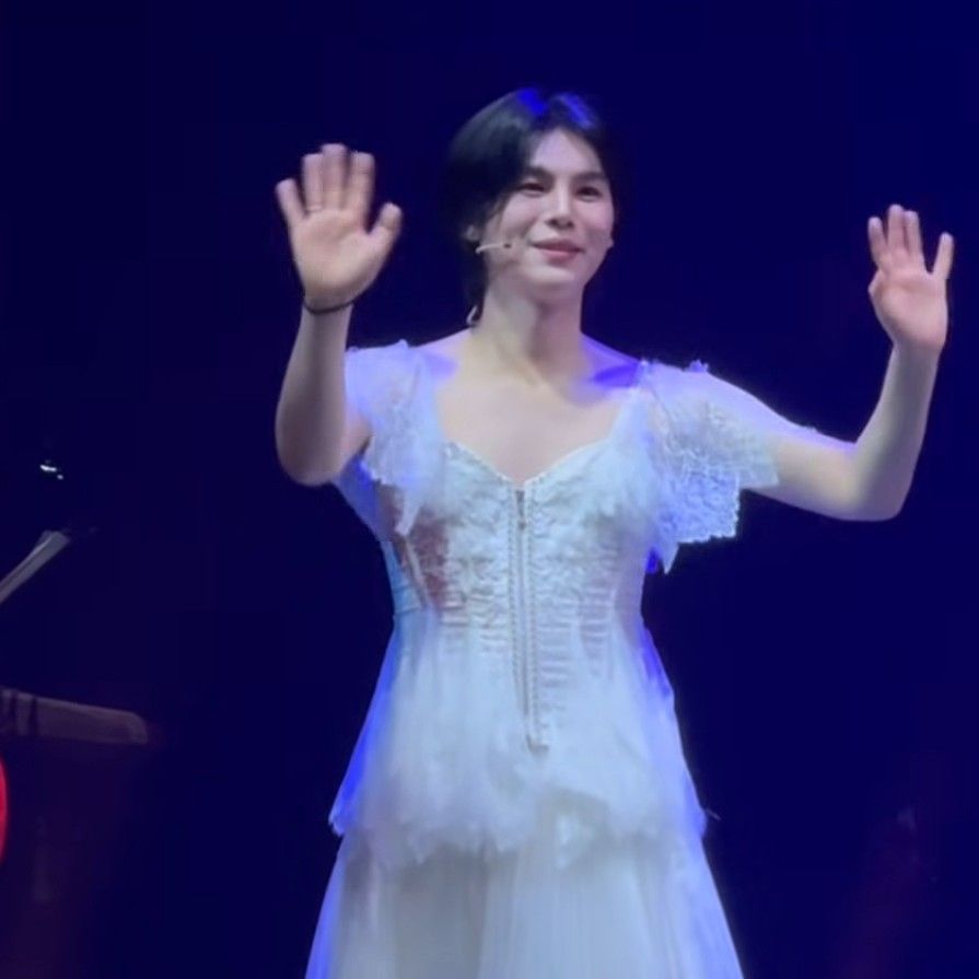 A moment captured by a fan of Kim Junsu (1991)