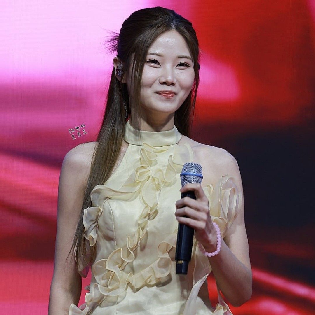 A moment captured by a fan of Bae Ahyeon