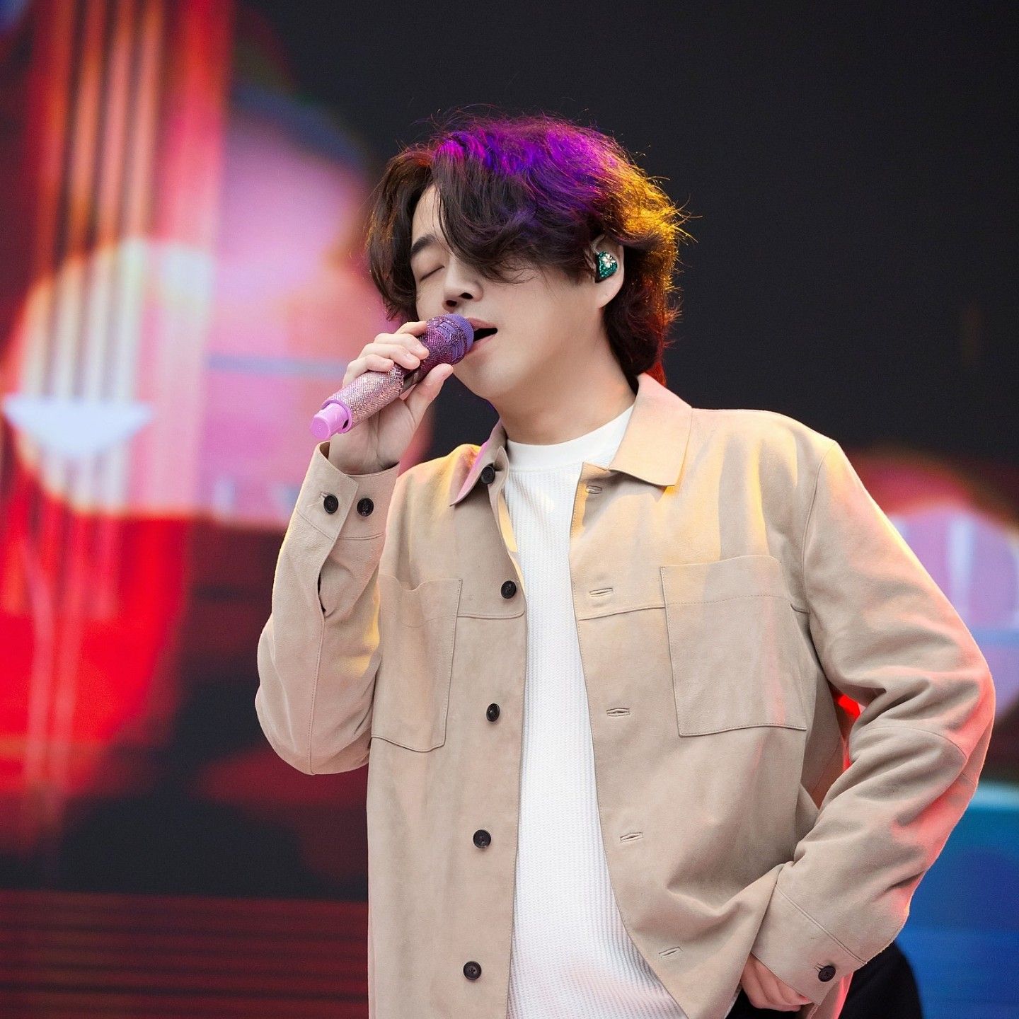 A moment captured by a fan of Hwang Youngwoong