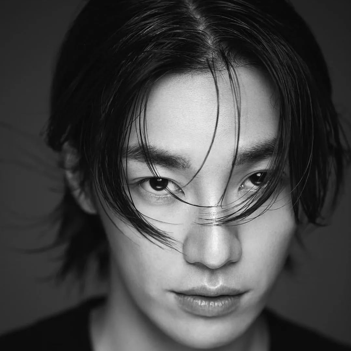 Behind-the-scenes cut of Kim Youngkwang