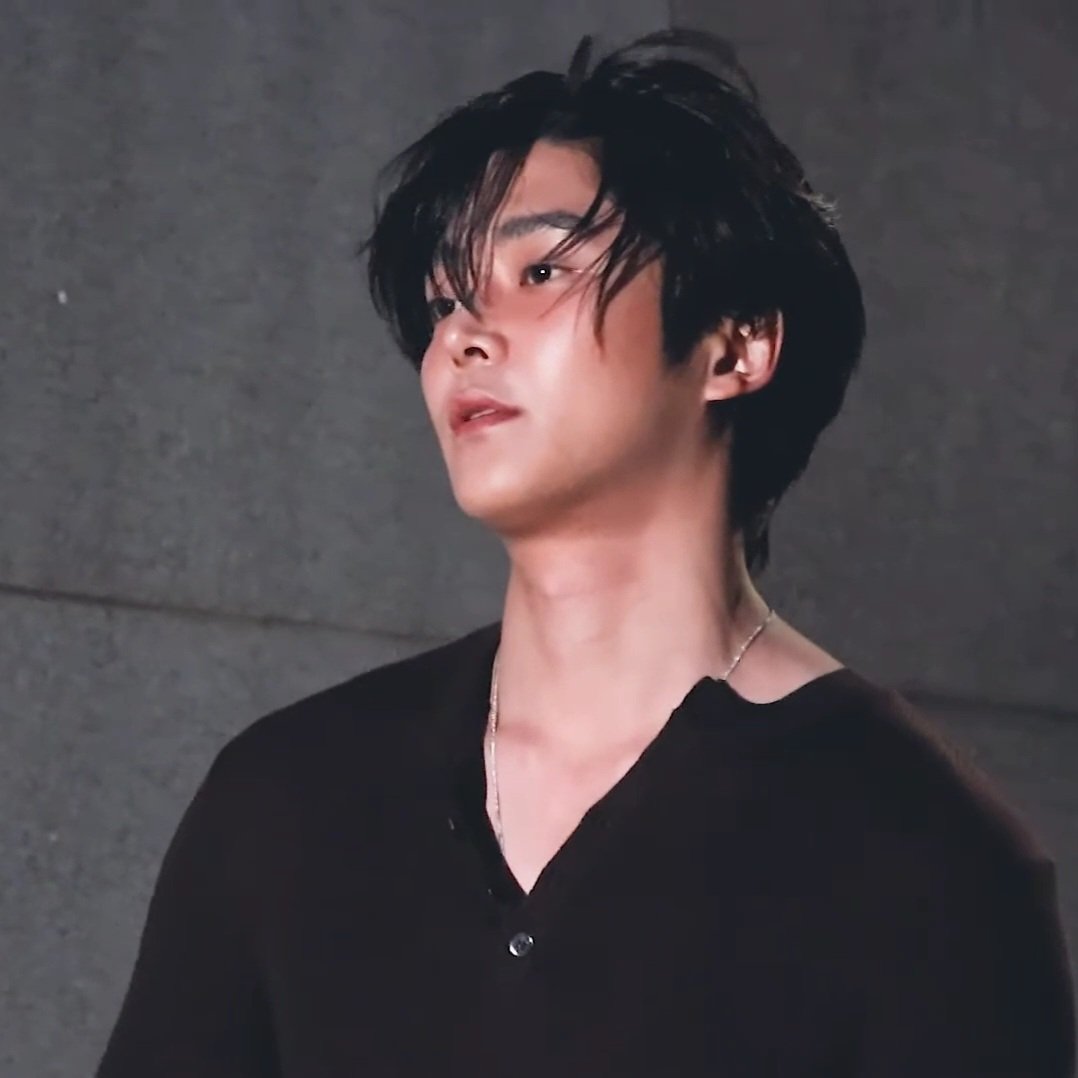 Foto terbaru dari Rowoon