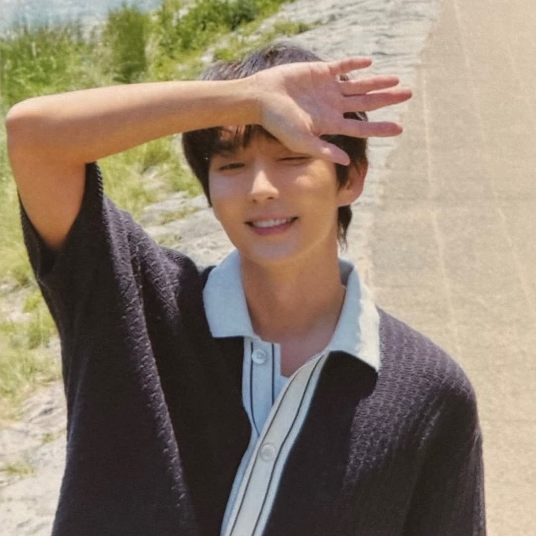 Behind-the-scenes cut of Lee Joongi
