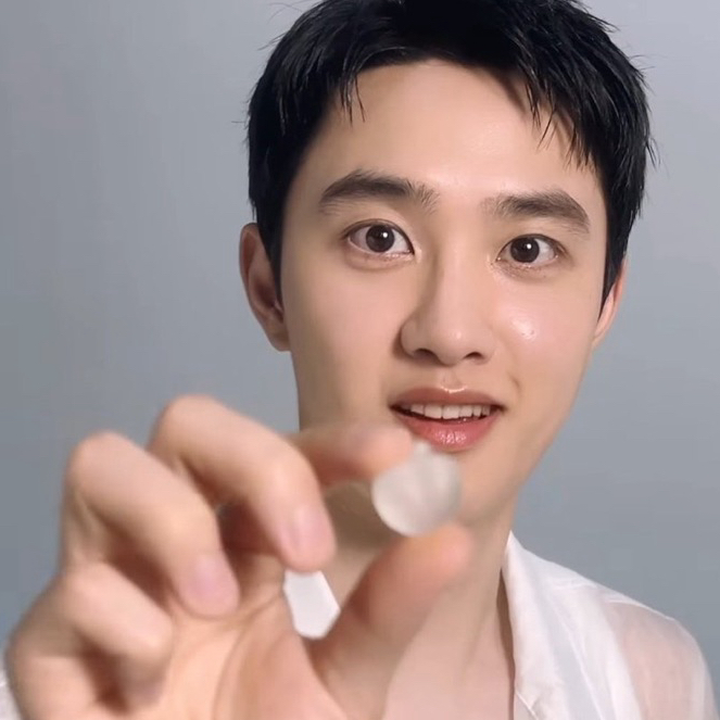 Behind-the-scenes cut of Doh Kyungsoo (D.O.)
