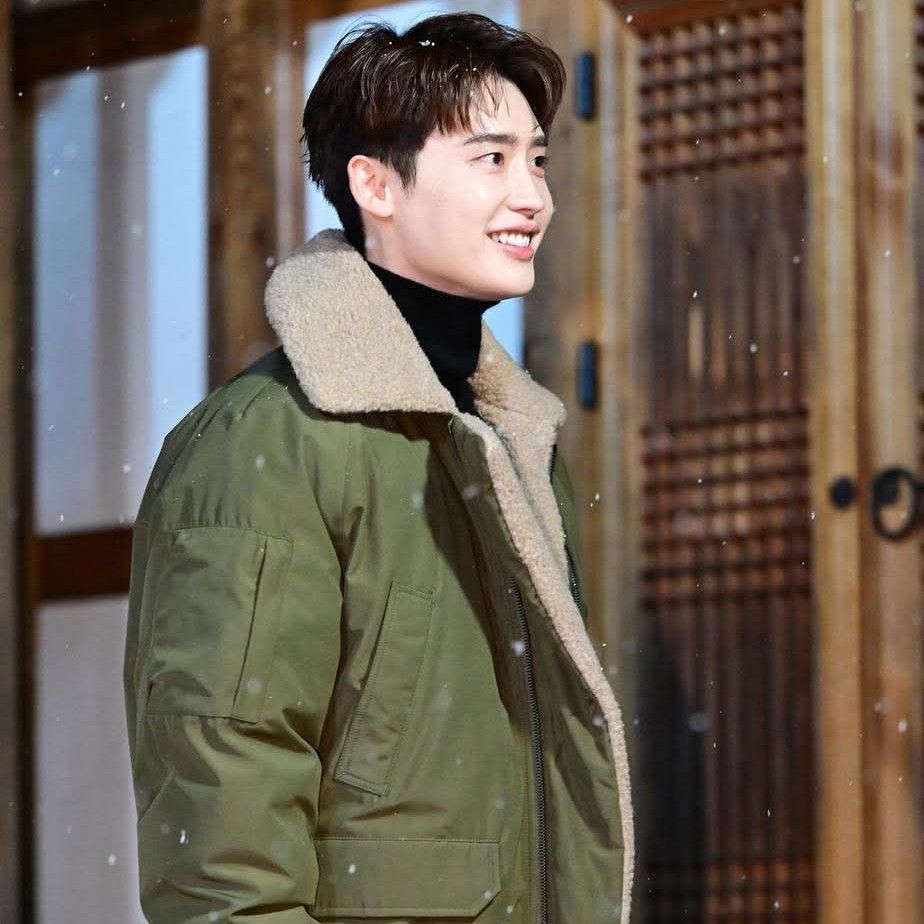 Foto kegiatan terbaru dari Lee Jongsuk