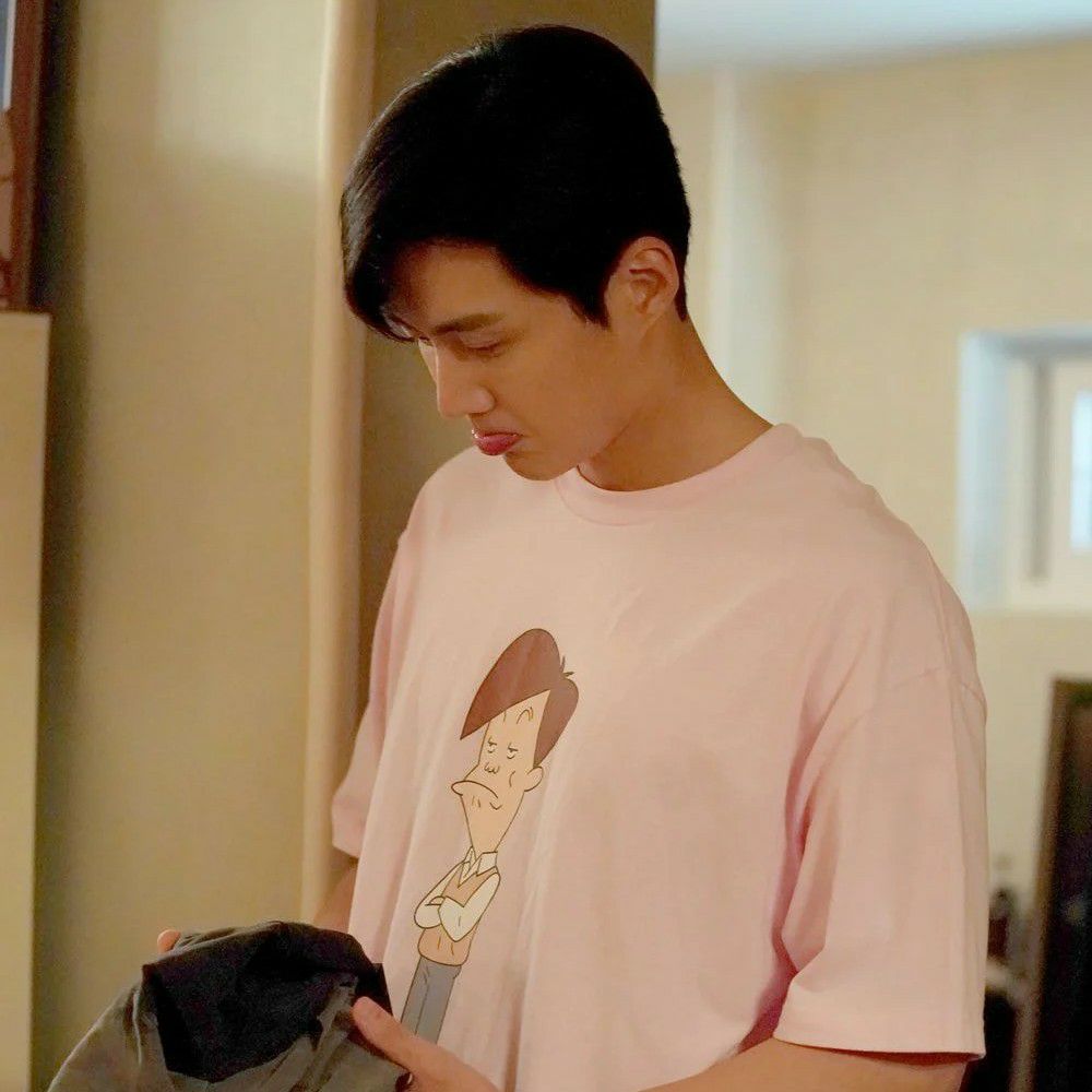 Behind-the-scenes cut of Kim Seonho