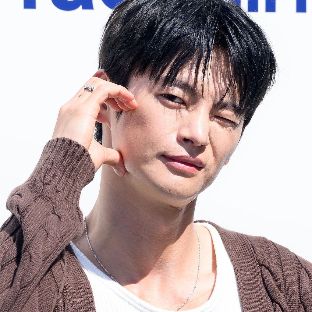 Latest photo of Seo Inguk