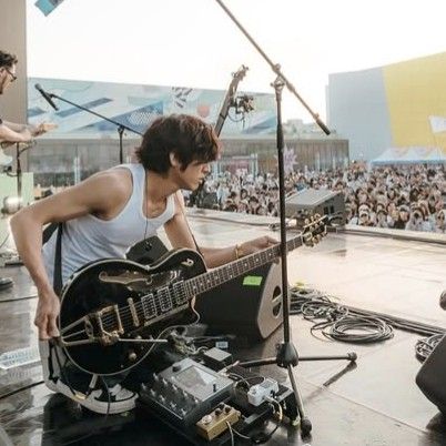 Behind-the-scenes cut of Lee Seungyoon