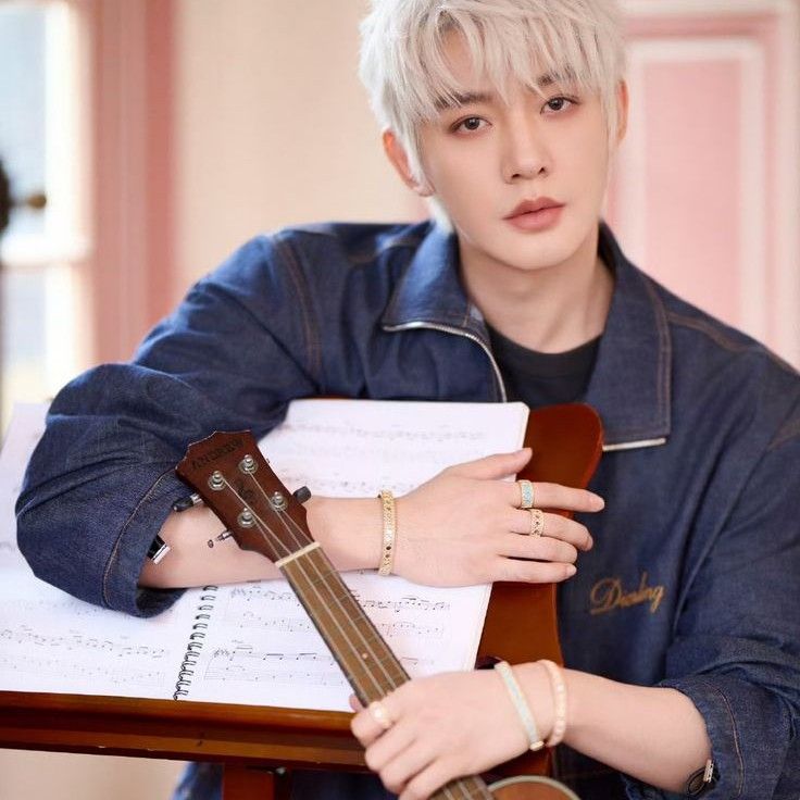 Recent activity shot of Deng Wei