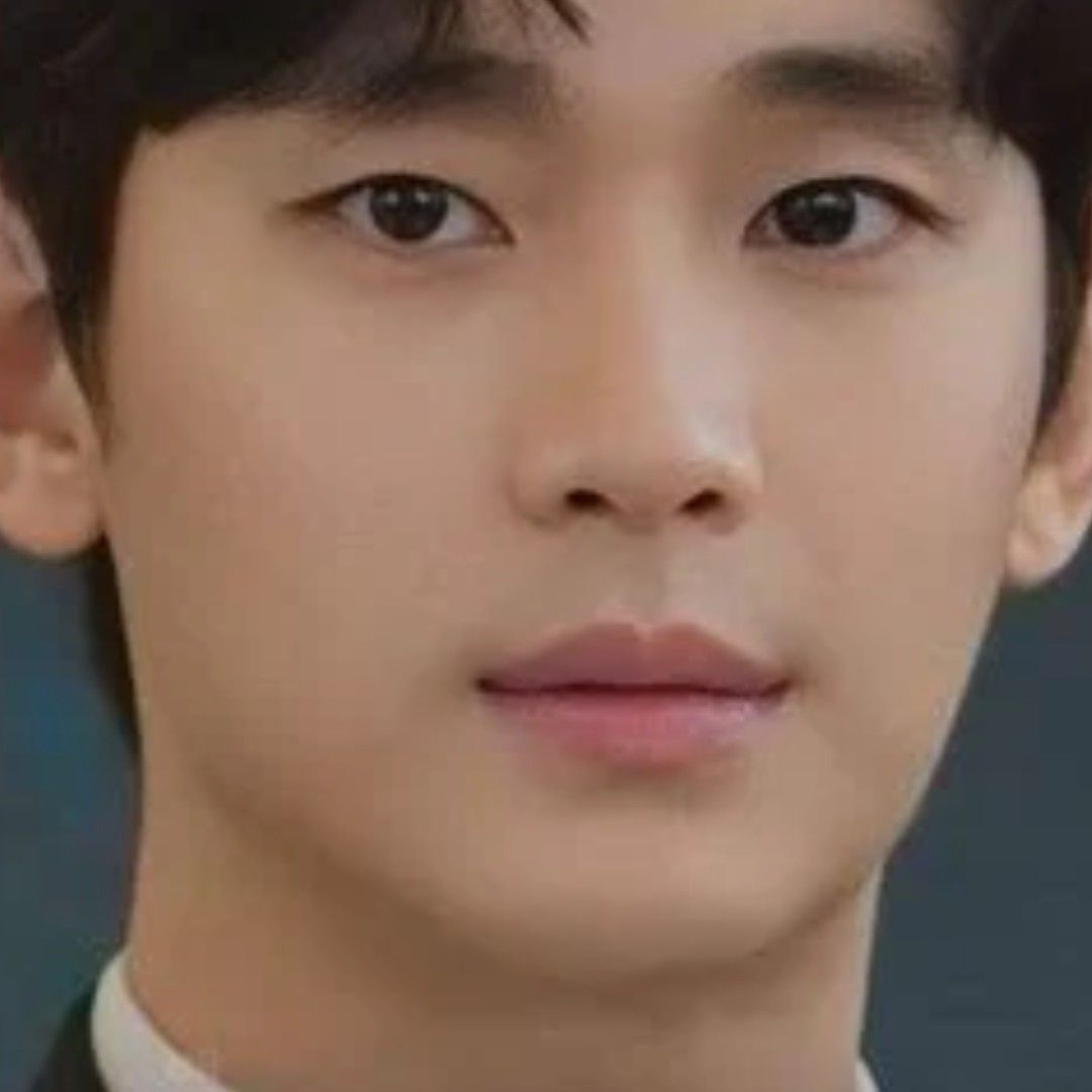 Recent activity shot of Kim Soohyun