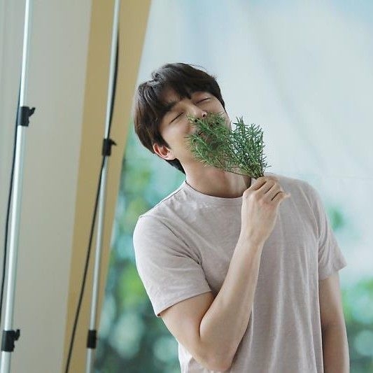 Behind-the-scenes cut of Gong Yoo