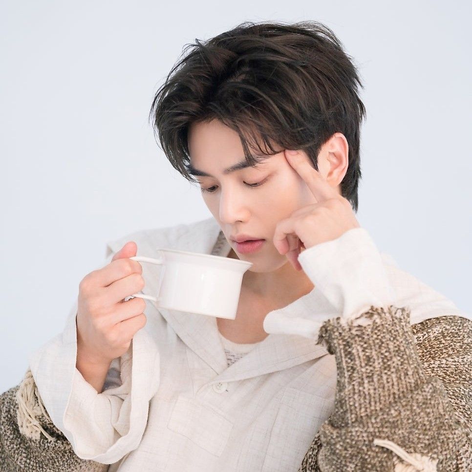 Behind-the-scenes cut of Song Kang