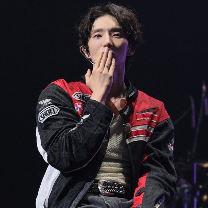 A moment captured by a fan of Lee Joongi