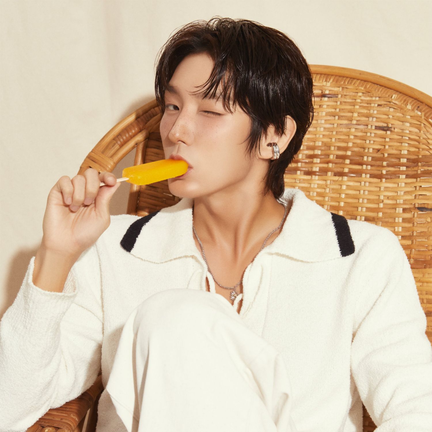 A moment captured by a fan of Lee Joongi