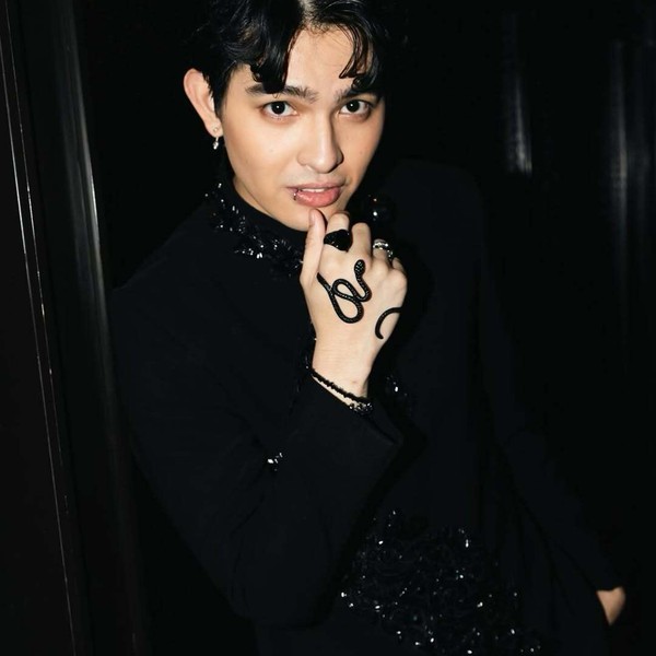 Representative photo of Joao Constancia showing their charm