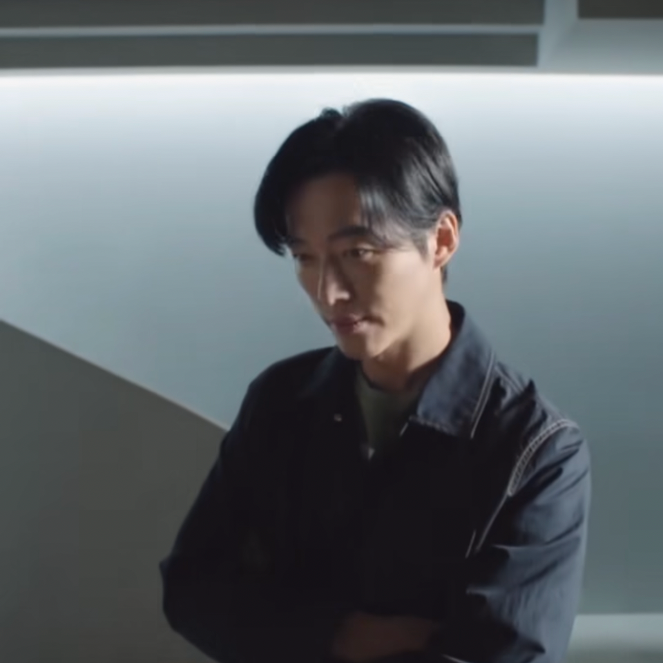 Behind-the-scenes cut of Namkoong Min