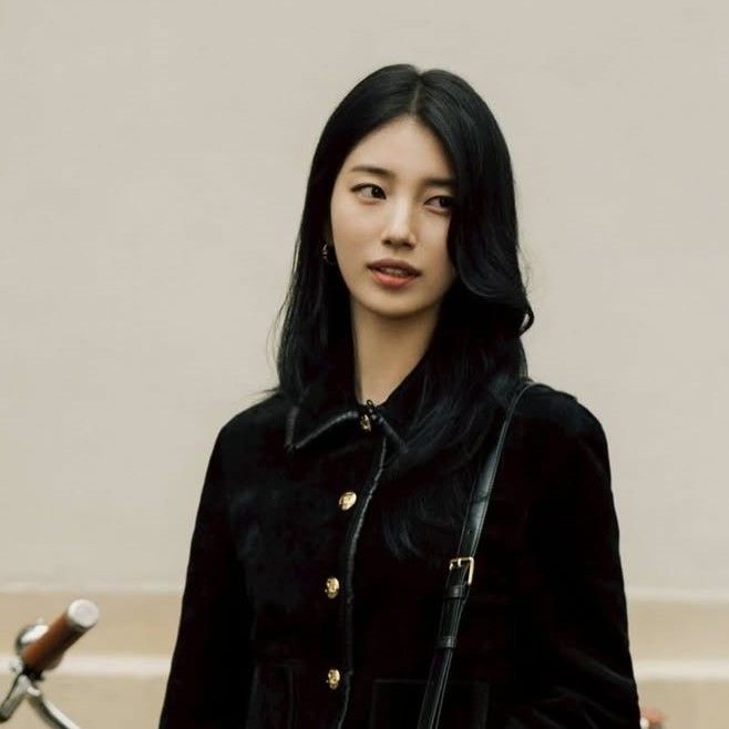 A moment captured by a fan of Bae Suzy