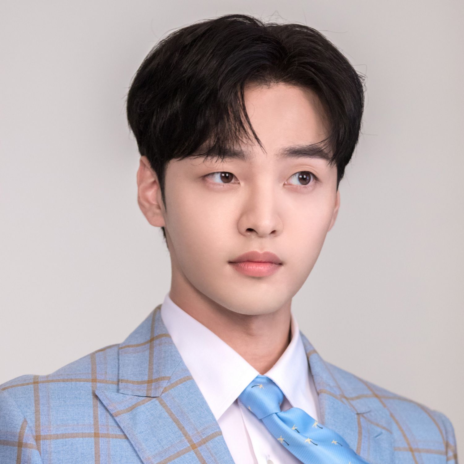 Behind-the-scenes cut of Kim Minjae