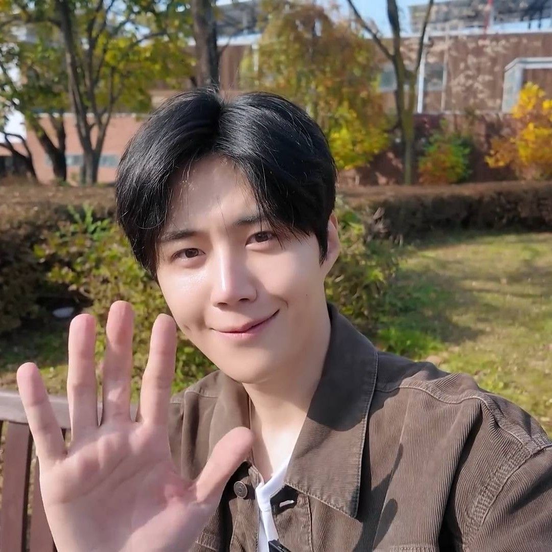 A moment captured by a fan of Kim Seonho