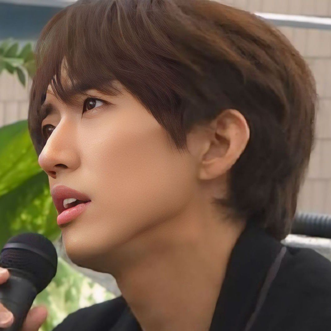 粉絲拍下的李承允瞬間