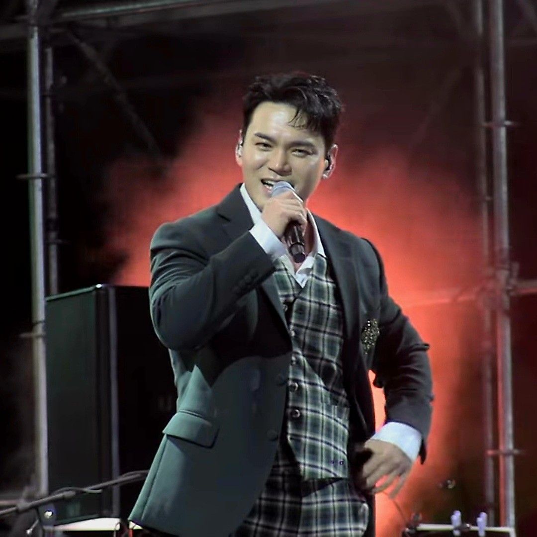 Behind-the-scenes cut of Lee Jung