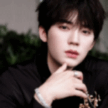 Behind-the-scenes cut of Zhou Yiran