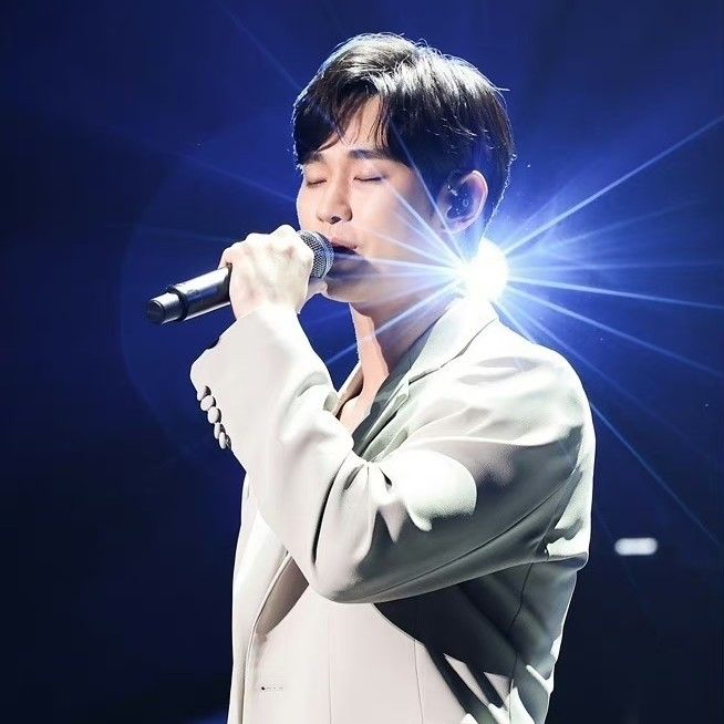 A moment captured by a fan of Kim Soohyun