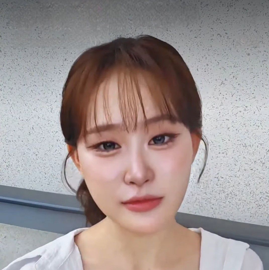 A moment captured by a fan of Kim Dahyun