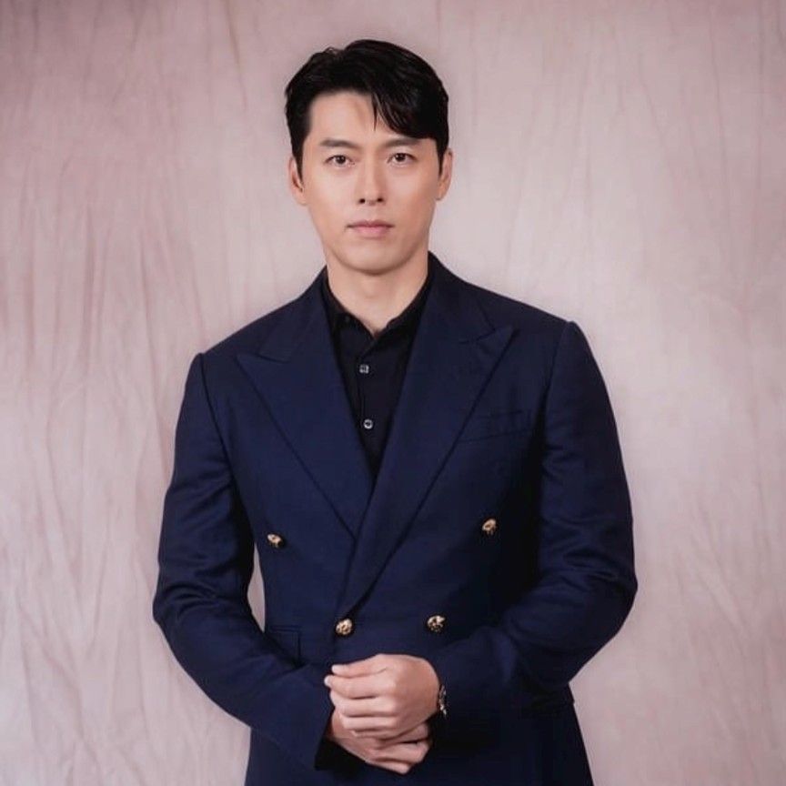 A moment captured by a fan of Hyun Bin