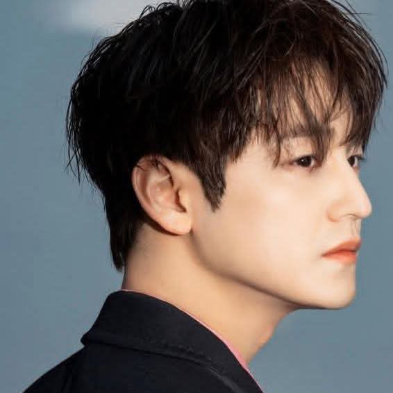 Behind-the-scenes cut of Kim Bum