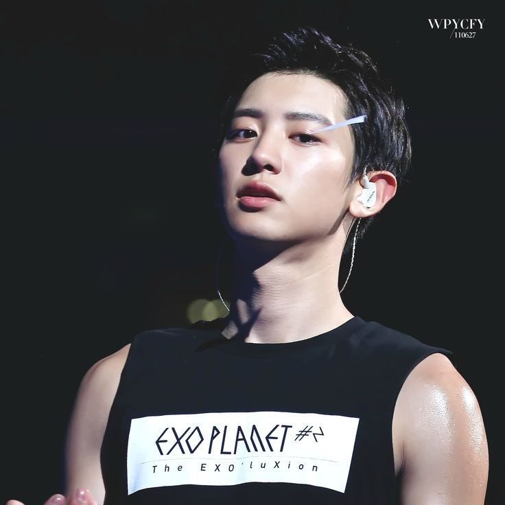 Behind-the-scenes cut of Chanyeol