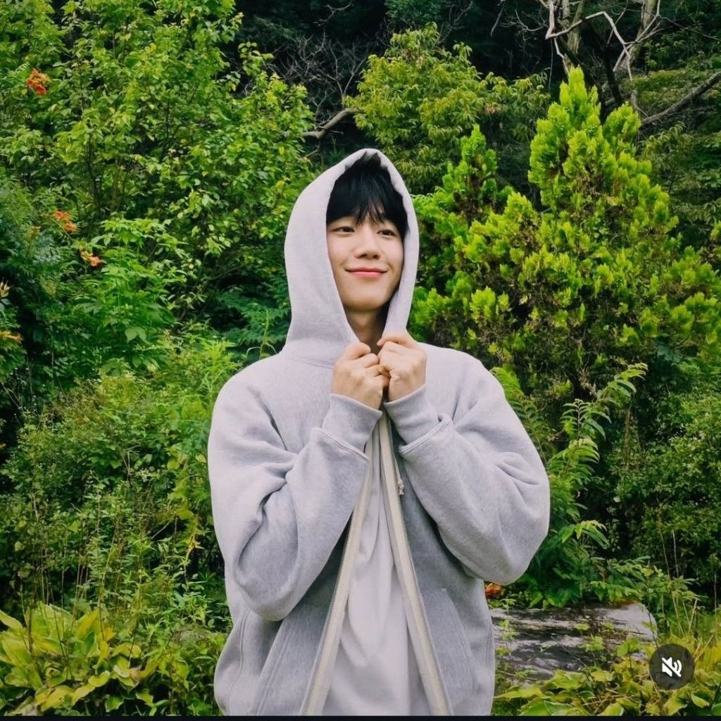 A moment captured by a fan of Jung Haein