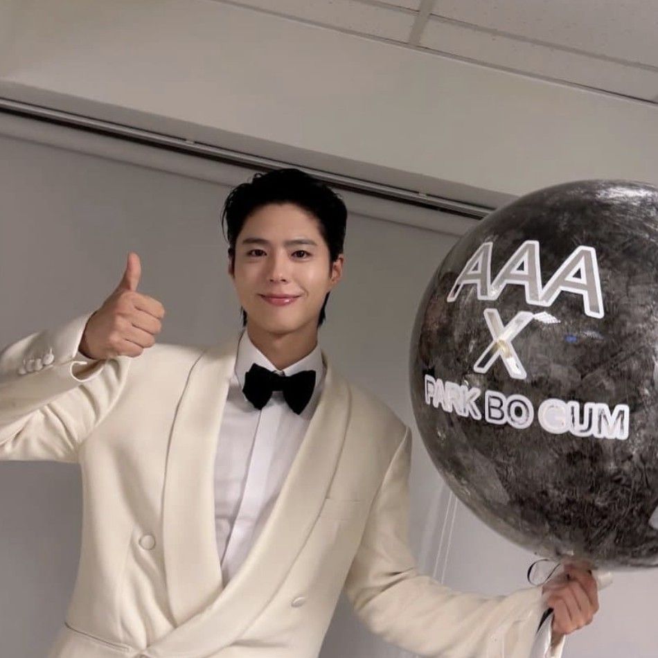 A moment captured by a fan of Park Bogum