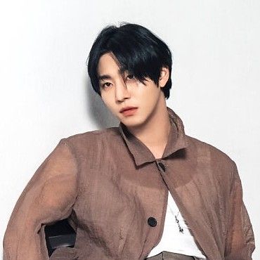 Behind-the-scenes cut of Ahn Hyoseop