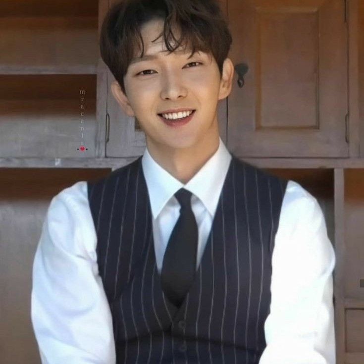 Latest photo of Lee Joongi