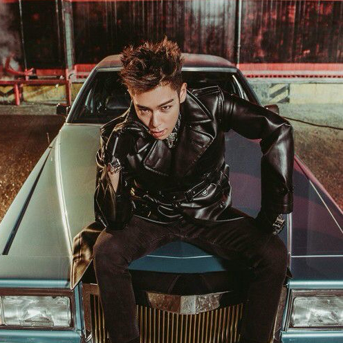 A moment captured by a fan of T.O.P