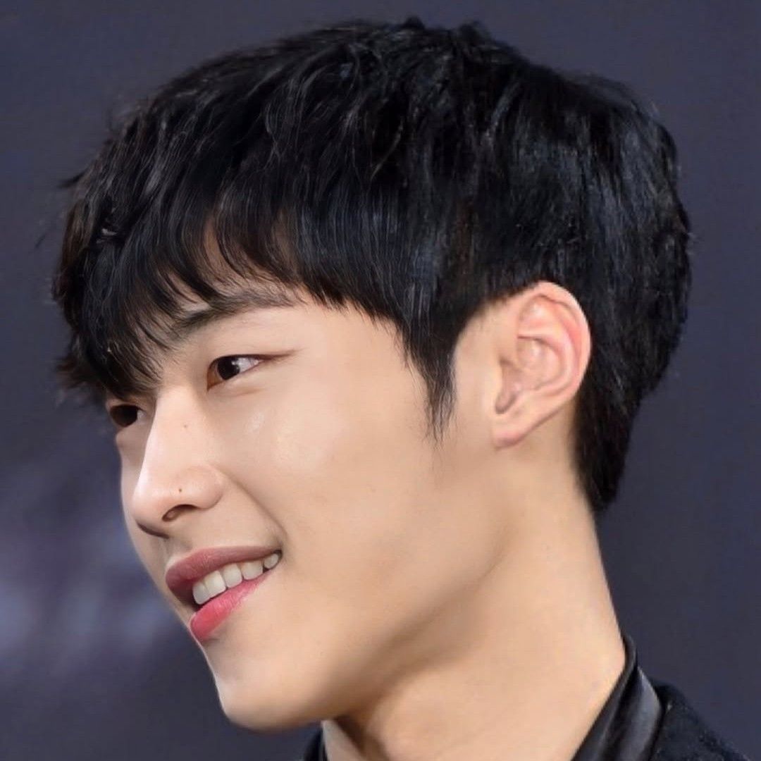 A moment captured by a fan of Woo Dohwan