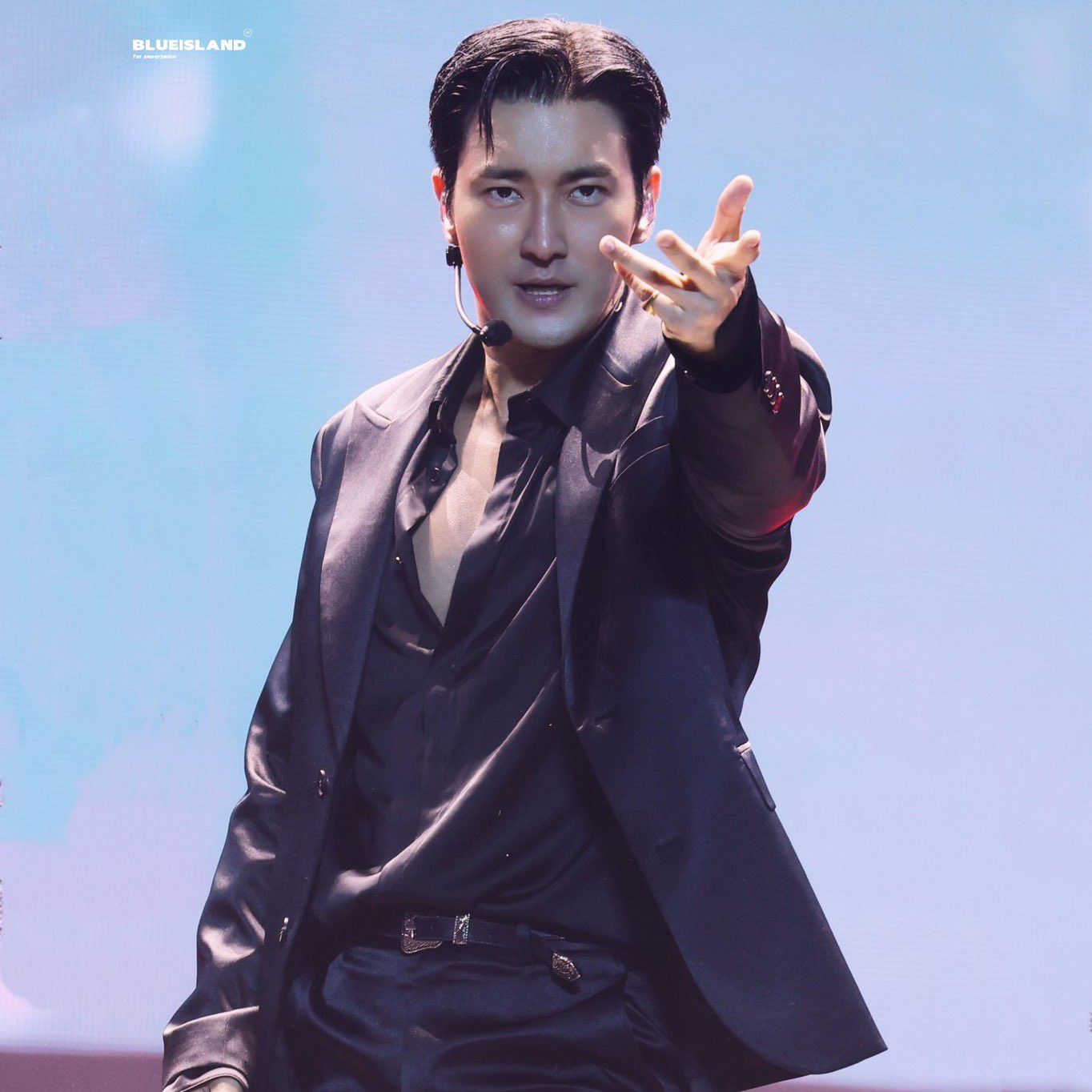 Recent activity shot of Choi Siwon