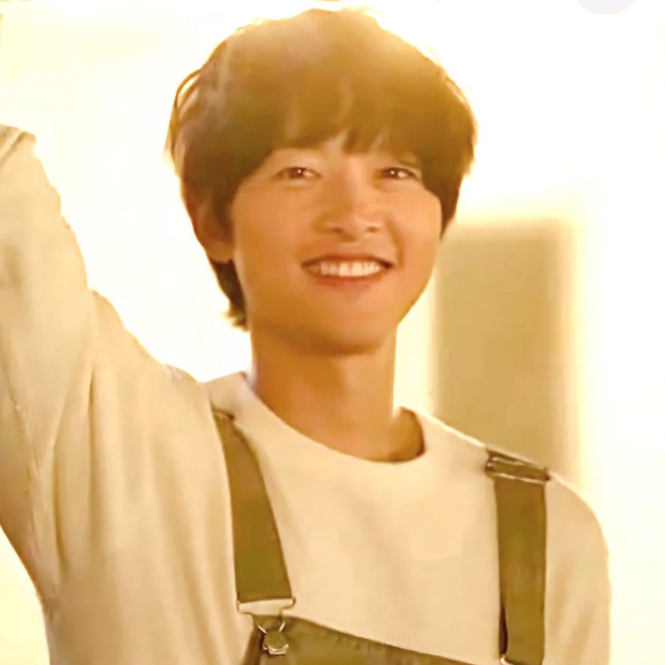 A moment captured by a fan of Song Joongki