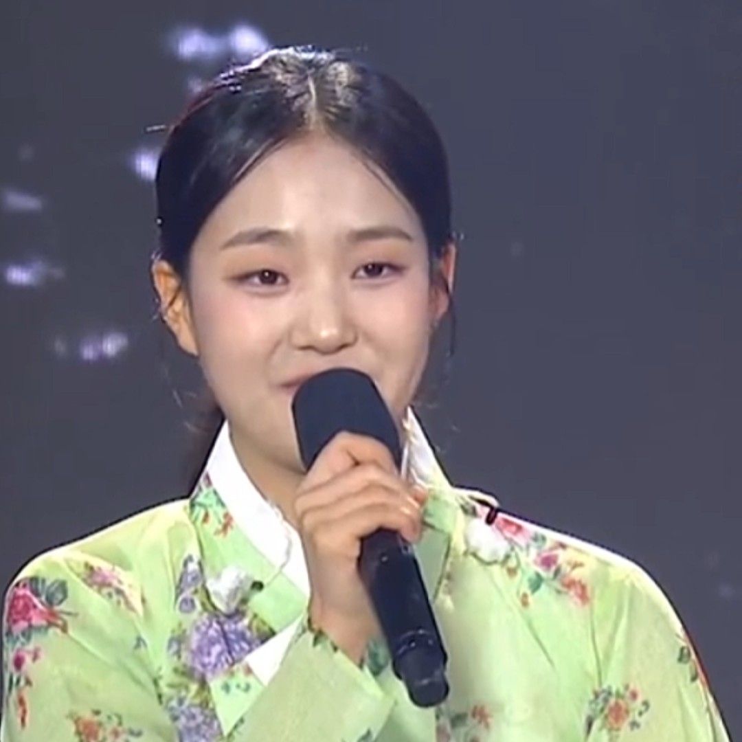 Recent activity shot of Kim Taeyeon