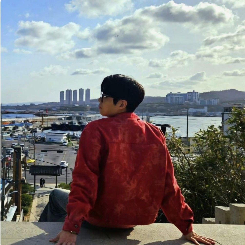 Latest photo of Son Taejin