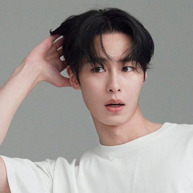 Recent activity shot of Lee Jaewook