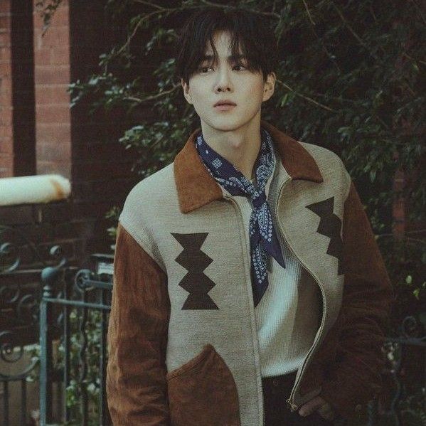 Behind-the-scenes cut of Suho