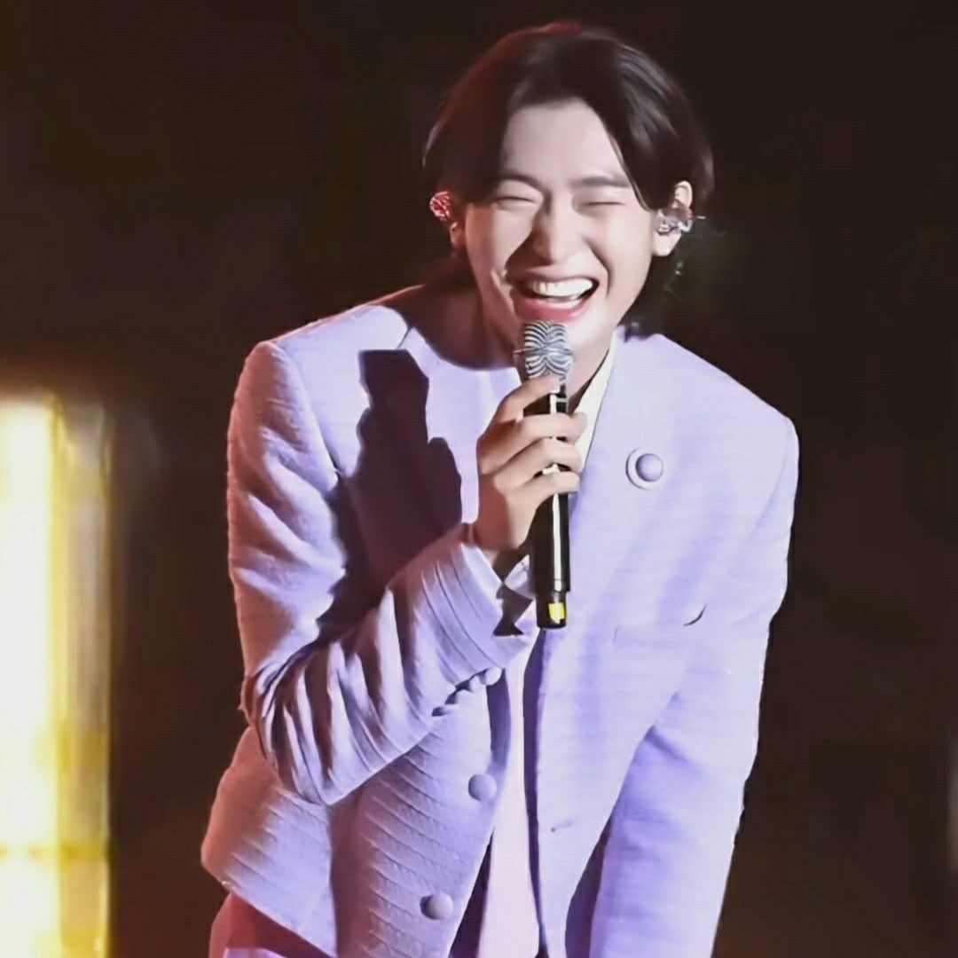 커뮤니티에서 화제된 인기 셀럽 콘텐츠