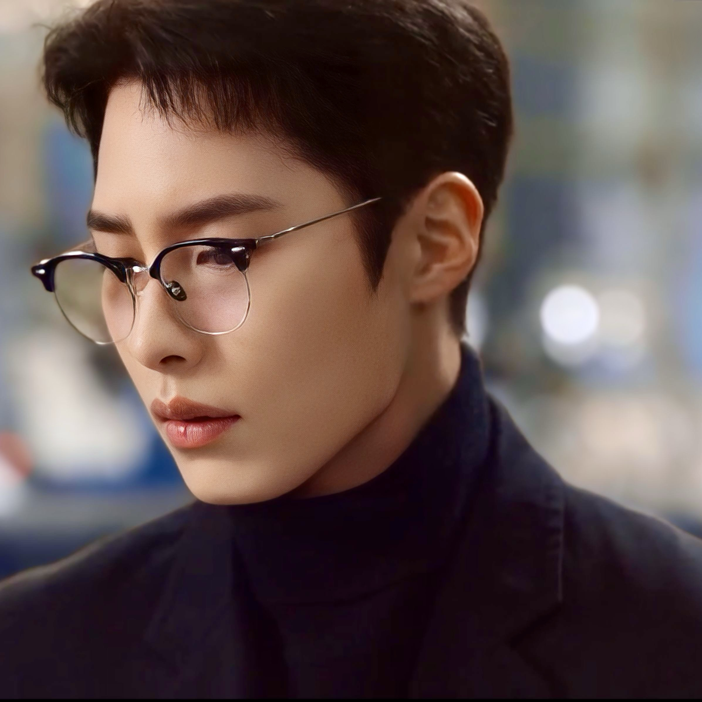 A moment captured by a fan of Lee Jaewook