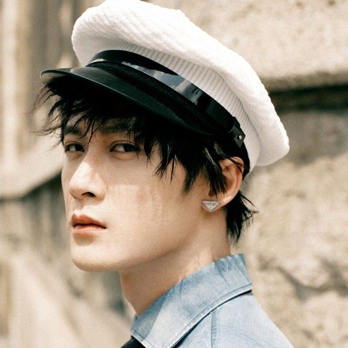 Hottest celeb community feed today