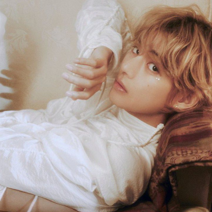 Recent activity shot of Kim Taehyung (V)