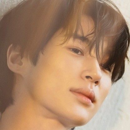 Behind-the-scenes cut of Byeon Wooseok