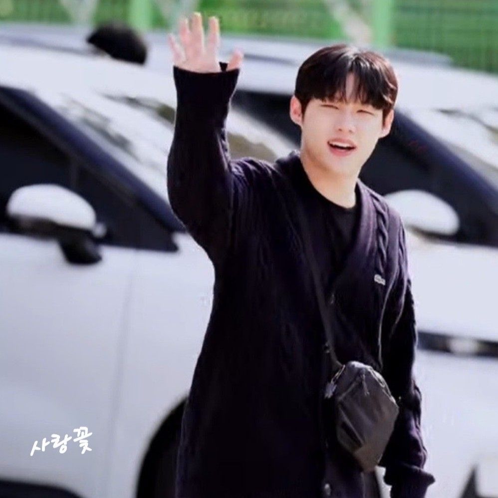A moment captured by a fan of Choi Jaemyeong