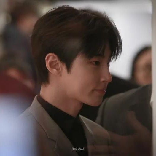Behind-the-scenes cut of Hwang Inyoup